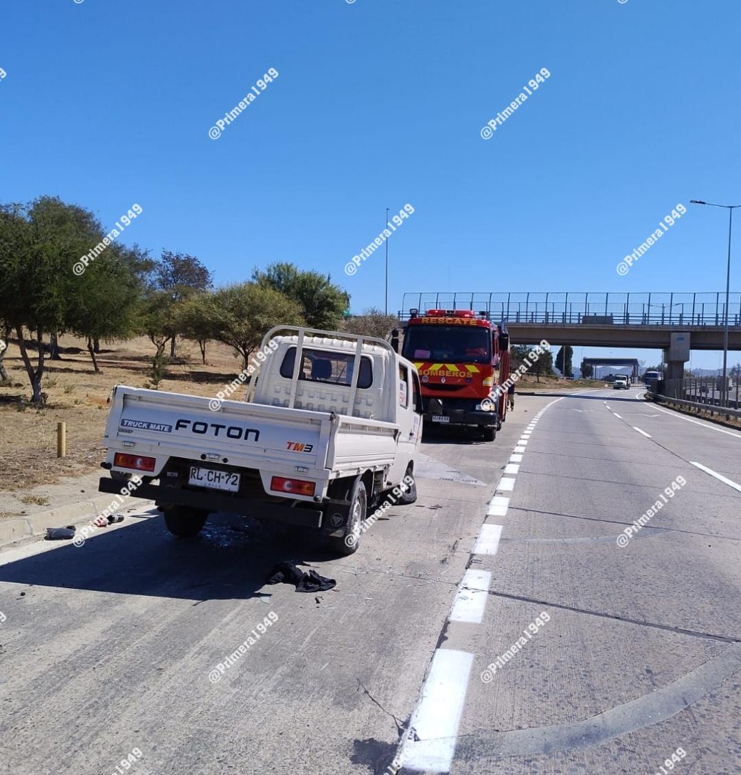 primera1949's tweet photo. Nuestro Personal en Unidad RB-1 Trabajo en Choque de Veh.Menor con Barreras Sin Lesionados #Ruta68 km 68.9 Sector Enlace Tapihue. https://t.co/bOlRcYERCT