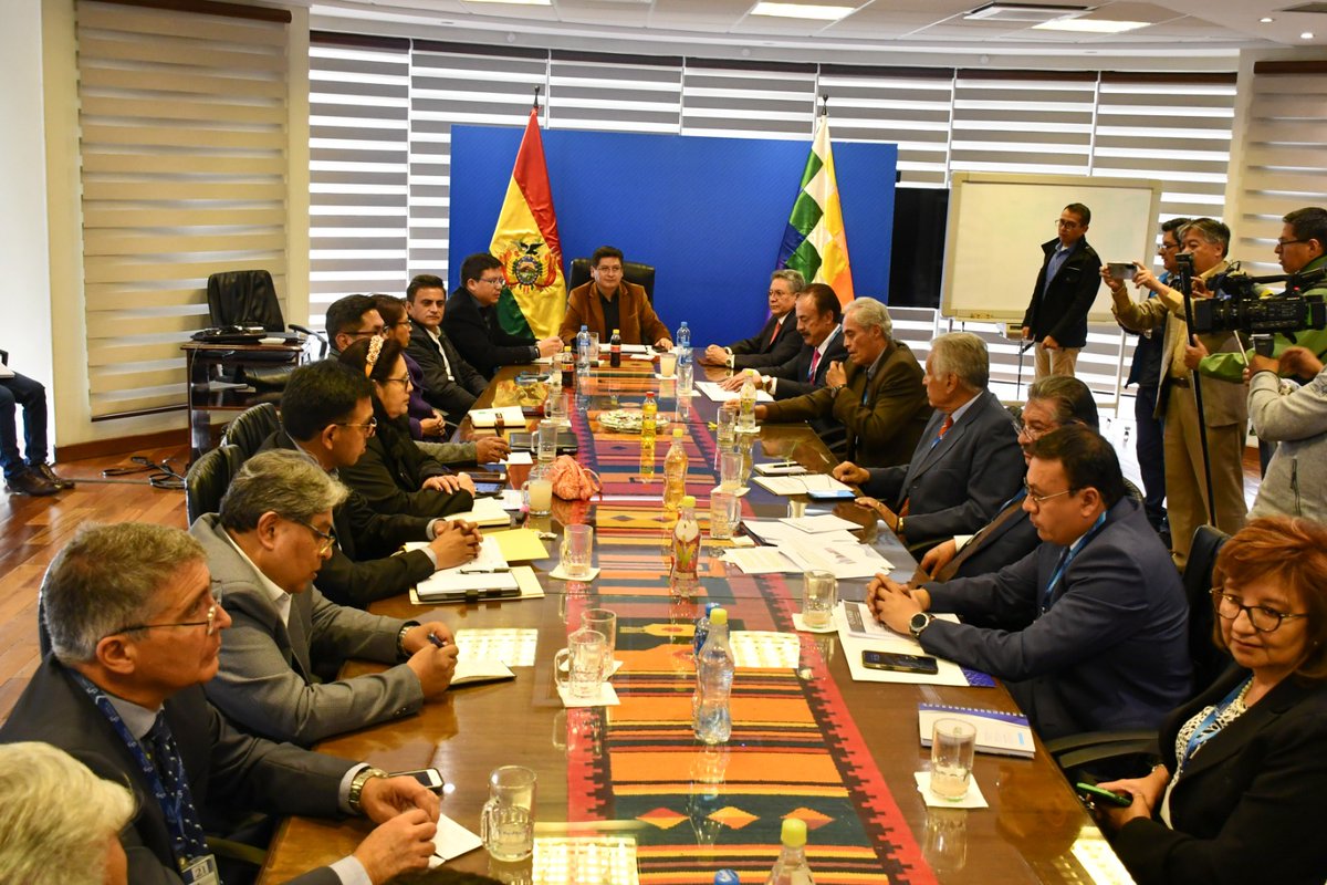 CEPB_Bolivia's tweet photo. Presidente de la CEPB confía en el diálogo público privado para construir consensos en los temas pendientes de la agenda productiva  ➡️https://t.co/Ldg8iCYo8W https://t.co/aMJq99jjsQ