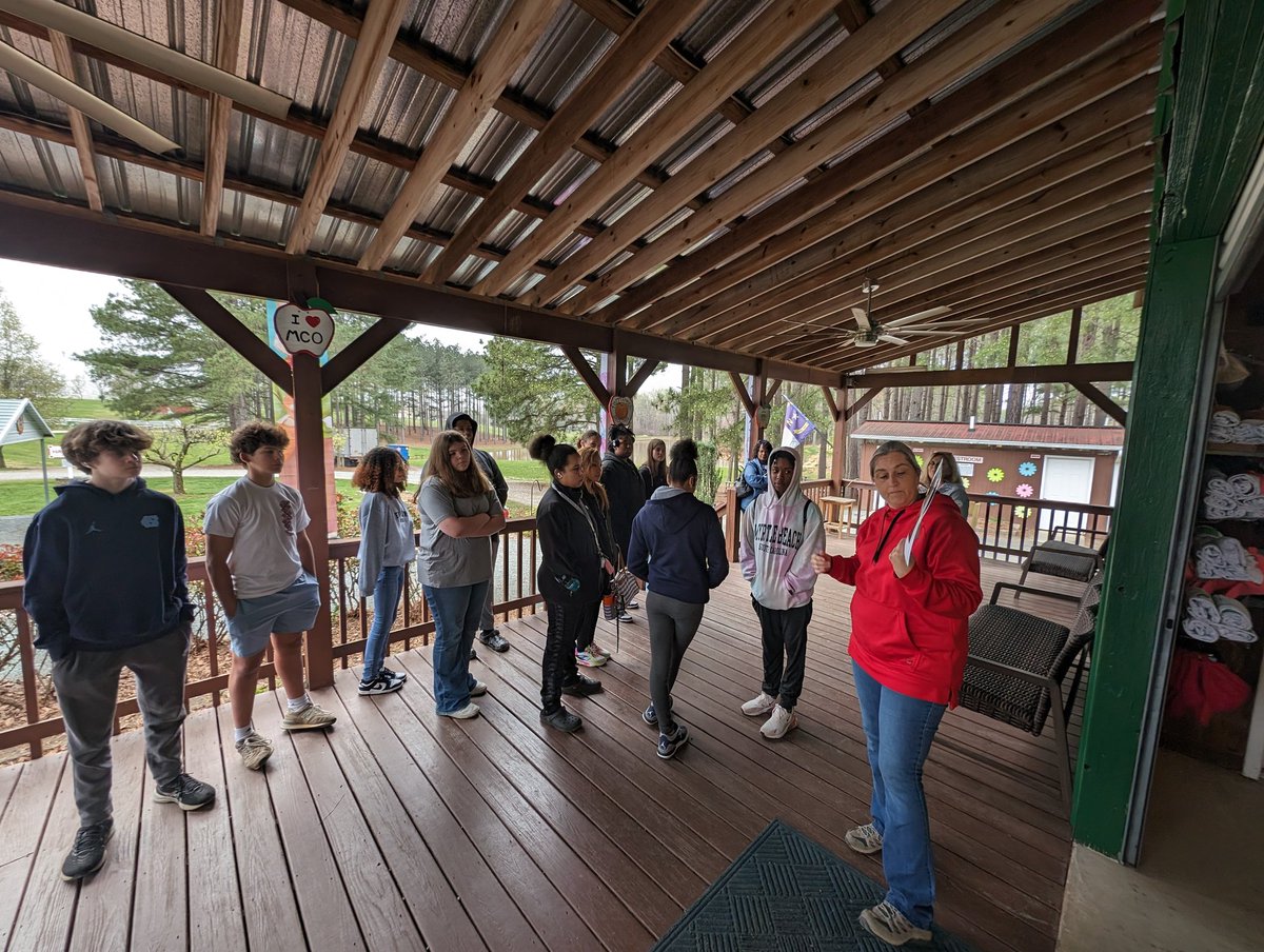 The_ChefX's tweet photo. What a great field trip to @MillstoneCreek with some of my Culinary 1 students. #OneChatham #NHSCulinary https://t.co/NGJCDAW8MK
