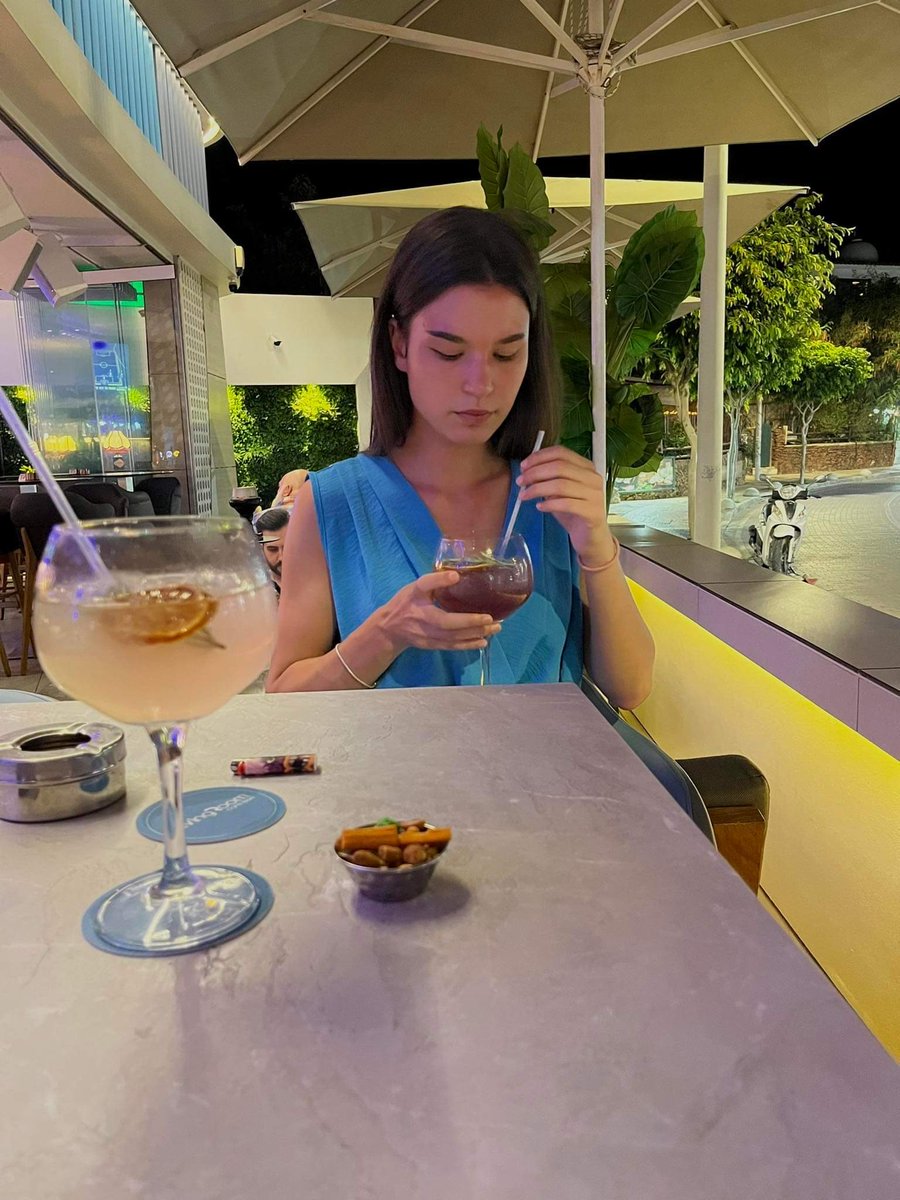 Weekend time! Time for drinks yay! What are your plans for the weekend?