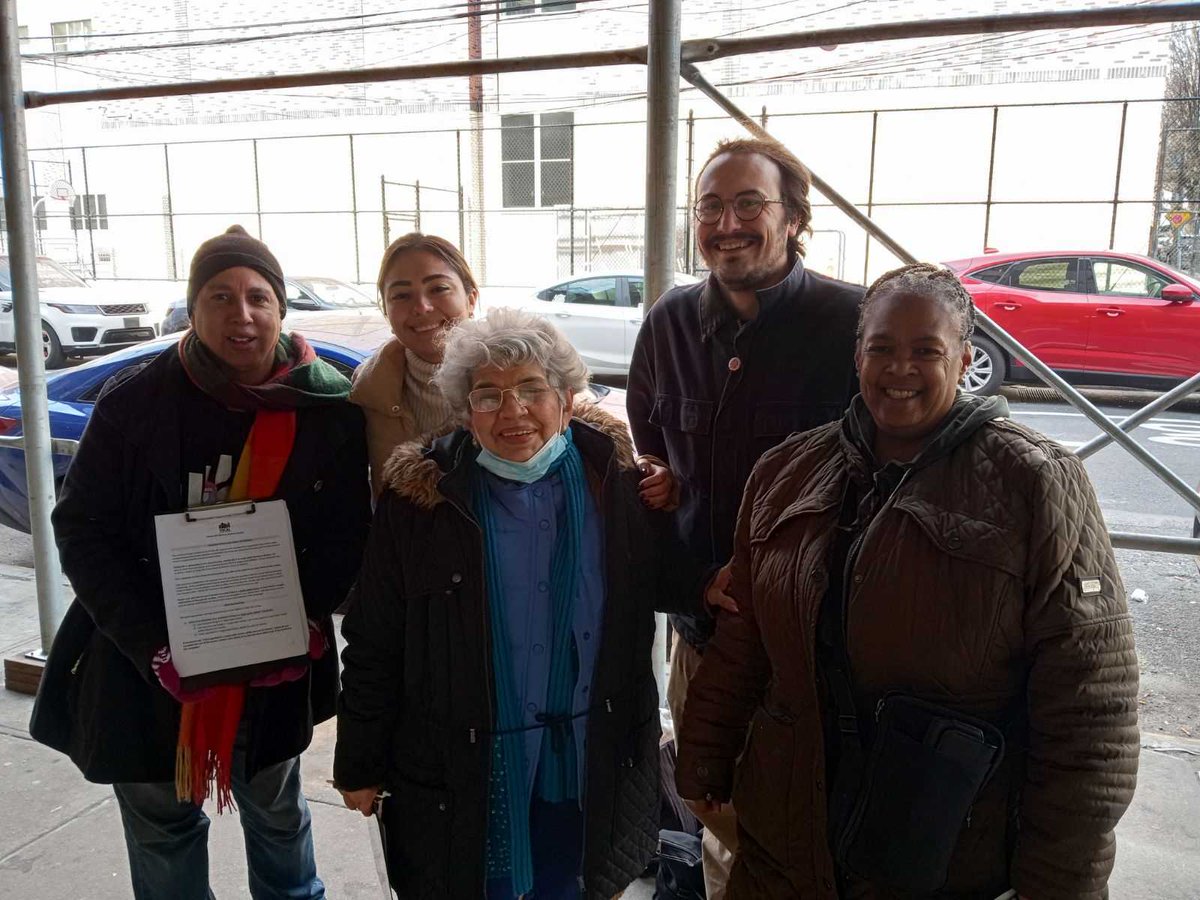 VOCALNewYork's tweet photo. Let's close the #digitaldivide! ๐
NY needs to prioritize WiFi access in all shelters. We're out in NYC today giving out surveys on #wifi4homeless w/ @KarinesReyes87 & @Gonzalez4NY.
@GovKathyHochul @AndreaSCousins @CarlHeastie include #wifi4Shelters in this year's budget! https://t.co/7eWzDwEGLB