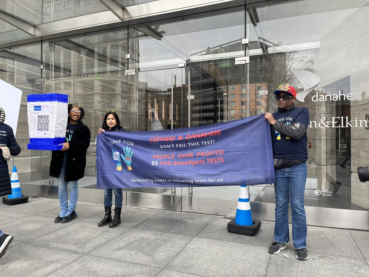 TB activists at @DanaherCorp in DC today asking them to drop the price of GeneXpert test to $5 for all diseases. Lives of millions of people can be saved through timely testing and treatment. Price for many Xpert test ranges from $15-$20 right now. #Timefor5