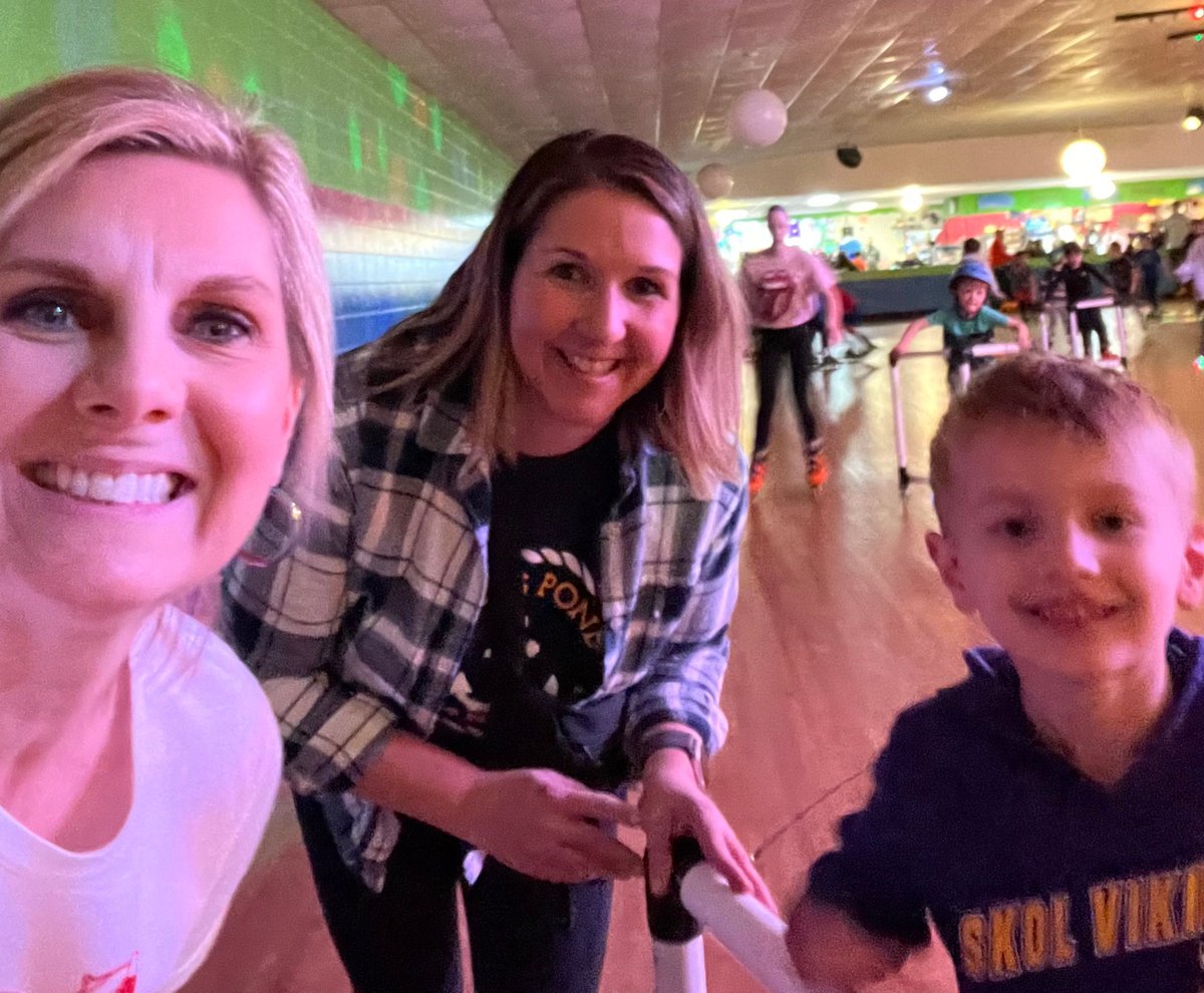 JeffersPondPLS's tweet photo. Thanks @JeffersPondPTC for hosting the @JeffersPondPLS Skateville family event.  So many smiles at this annual tradition:) https://t.co/odZbnXB6sg