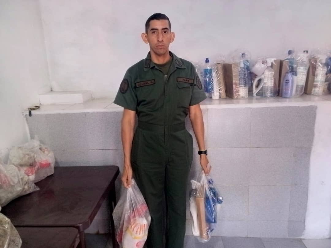 bladimirguerra8's tweet image. #22Mar Desayuno y compartir para #HombresYMujeresDeHonor #Logisticos de la Dirección de Intendencia del @CeofanbColop @CEOFANBVE en pro del bienestar de la familia militar #SomosCOLOP con entrega de presentes y celebración de los cumpleañeros .. #IntegrarEsVencer