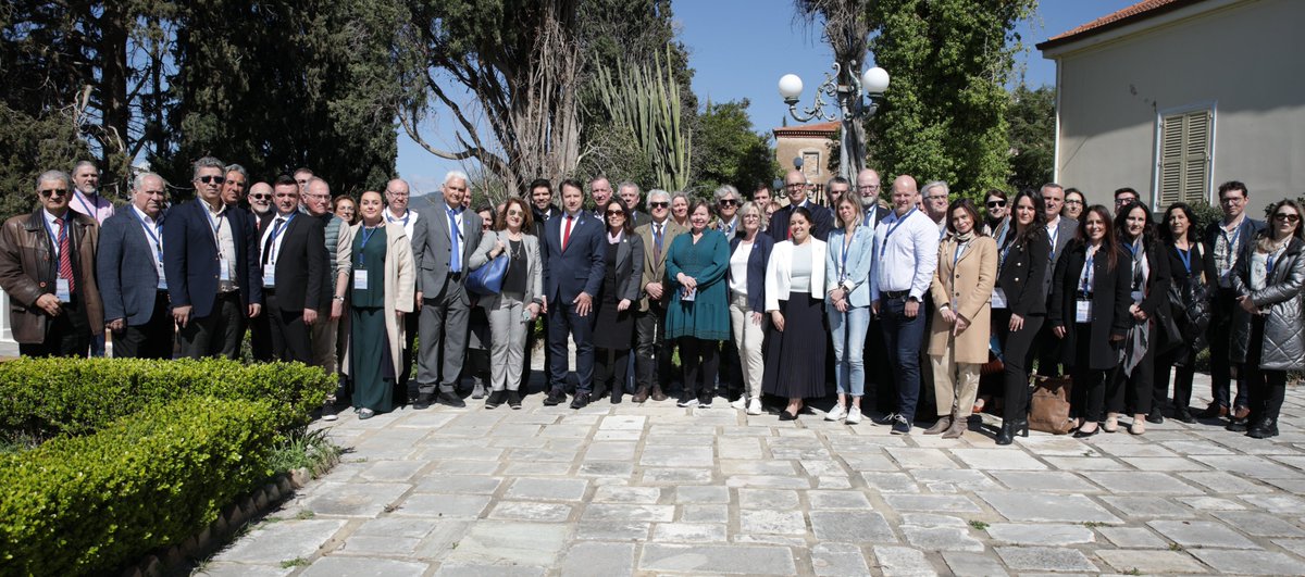 CPMR_Europe's tweet photo. Wrapping-up the spring bureau of the CPMR, a full day of intense reflections and important debates with regional leaders ahead of the European Elections in June reaffirming the importance of Regions in the European project 🇪🇺 
#CPMR2024 https://t.co/stUuL4q7zr