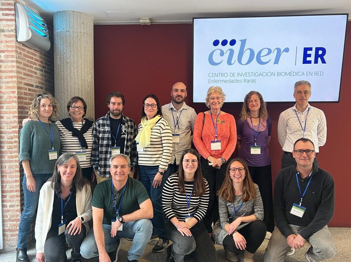 GeneticaSantPau's tweet photo. 5 de los 56 grupos del @CIBERER comparten el @IRSantPau como entidad consorciada, posicionando a #santpau como una potencia en investigación en #enfermedadesraras. En la foto representantes de los grupos liderados por l@s Drs Gallano, Gallardo, Soria, Surrallés y Webb https://t.co/YUvnjKRJN0