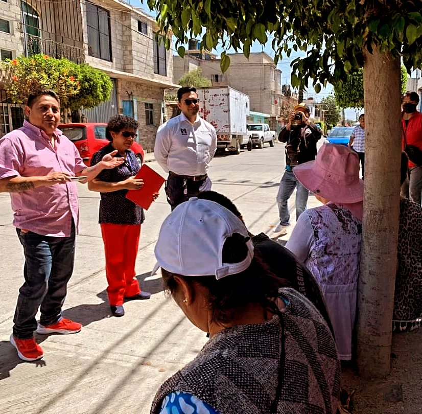 NestorYetlanezi's tweet photo. Entre mis propuestas esta en mejorar los servicios públicos, sigo realizando recorridos en distintos barrios y colonias de #Chimalhuacán. 
¡Este 2 de junio vamos a ganar! #néstoryetlanezi #ElPRISíResuelve #fuerzaycorazónpormexico https://t.co/LyeYVLkl7D