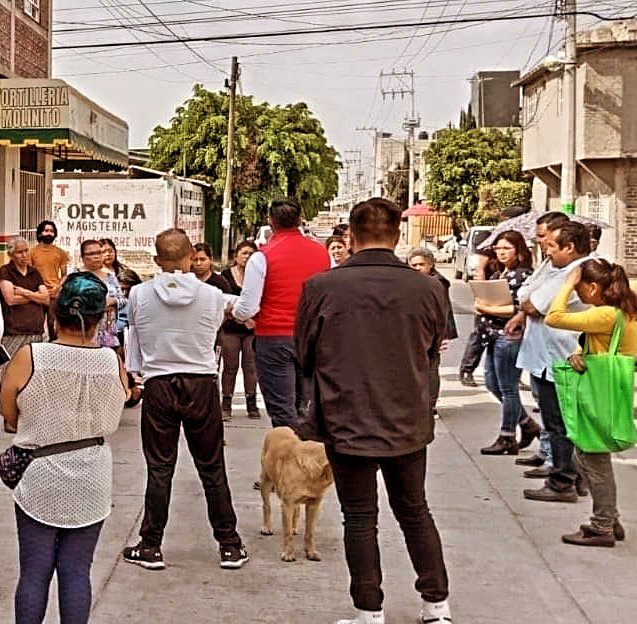 NestorYetlanezi's tweet photo. Entre mis propuestas esta en mejorar los servicios públicos, sigo realizando recorridos en distintos barrios y colonias de #Chimalhuacán. 
¡Este 2 de junio vamos a ganar! #néstoryetlanezi #ElPRISíResuelve #fuerzaycorazónpormexico https://t.co/LyeYVLkl7D