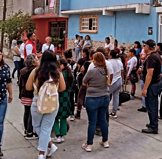 NestorYetlanezi's tweet photo. Entre mis propuestas esta en mejorar los servicios públicos, sigo realizando recorridos en distintos barrios y colonias de #Chimalhuacán. 
¡Este 2 de junio vamos a ganar! #néstoryetlanezi #ElPRISíResuelve #fuerzaycorazónpormexico https://t.co/LyeYVLkl7D