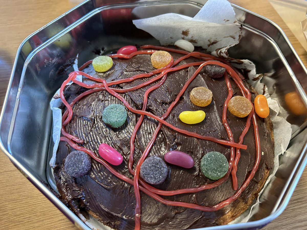 AlfordScience's tweet photo. 1E brought in Cell Models today. Some had made cells in minecraft. Some had made them from play dough, &amp; some had made them from cake. After going outside to measure the time for sound to travel 100m, the class enjoyed some of the baked goods. A end to Friday. https://t.co/5JzmbUr4Pc