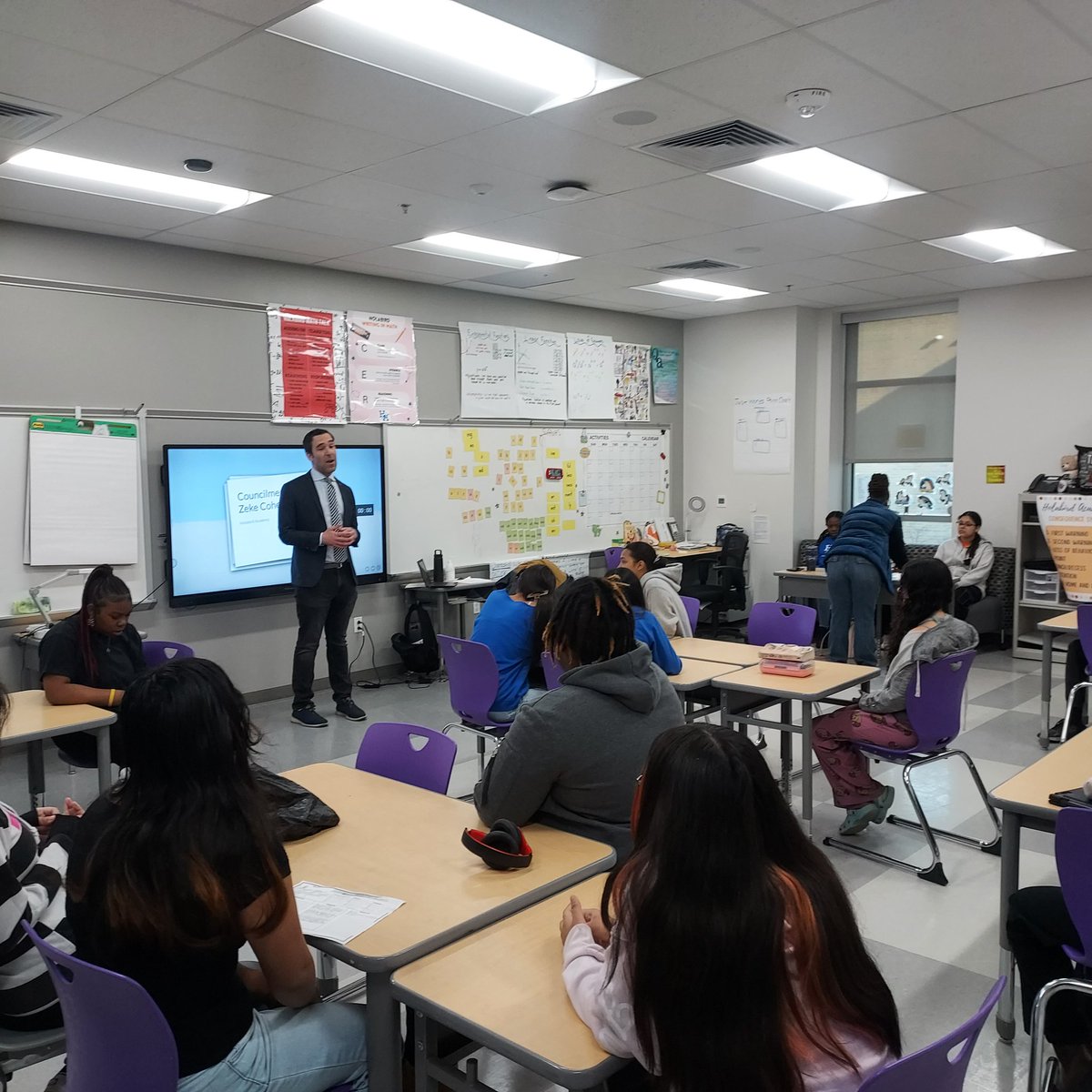 What an amazing last morning before spring break. @Zeke_Cohen took time away from his busy schedule and the campaign trail to visit our @229Holabird scholars and discuss the beauty in Baltimore and youth envolvement in politics and policy! Thank you @Zeke_Cohen @BaltCitySchools