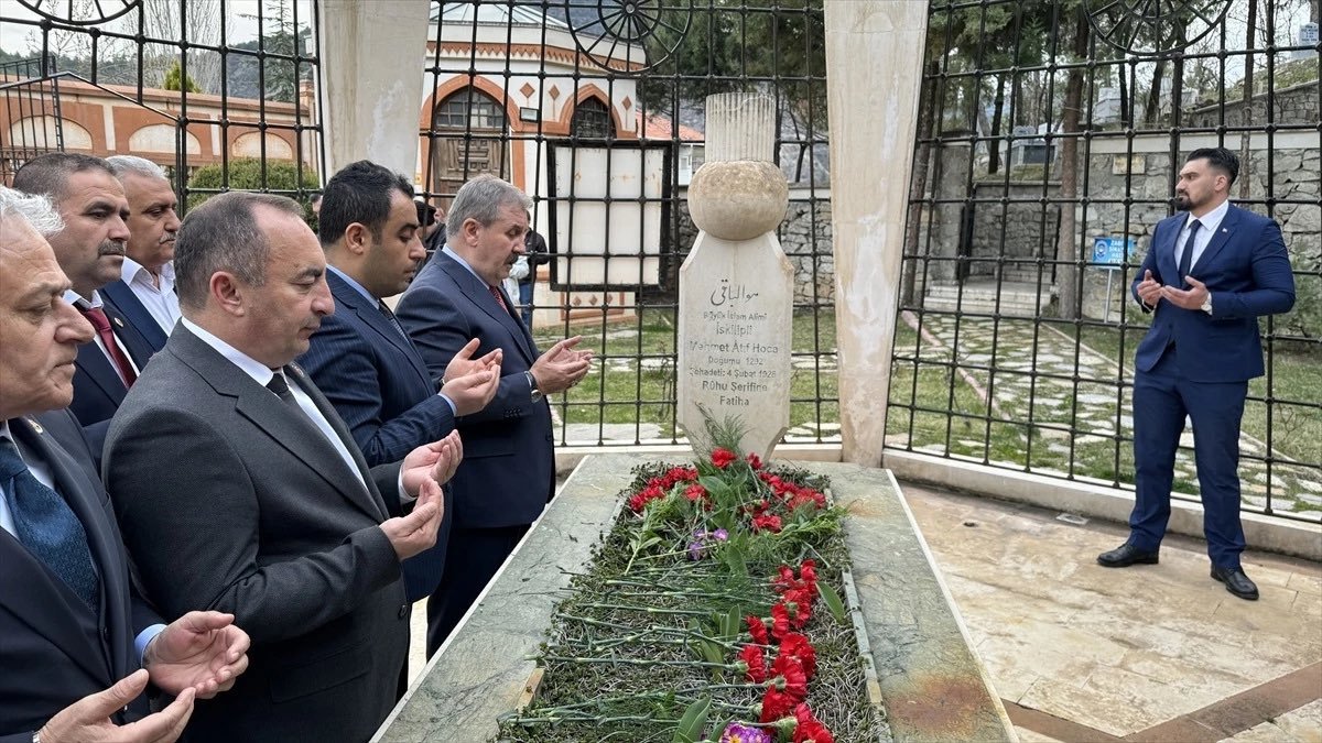 umtdogan71's tweet photo. Mustafa Destici'nin mezarını ziyaret etmesiyle tekrar gündeme gelen İskilipli Atıf'ın kim olduğunu ve neden idam edildiğini hatırlayalım.

Belgeler ışığında anlatacağım. Lütfen sonuna kadar ve dikkatle okuyunuz ve paylaşınız.