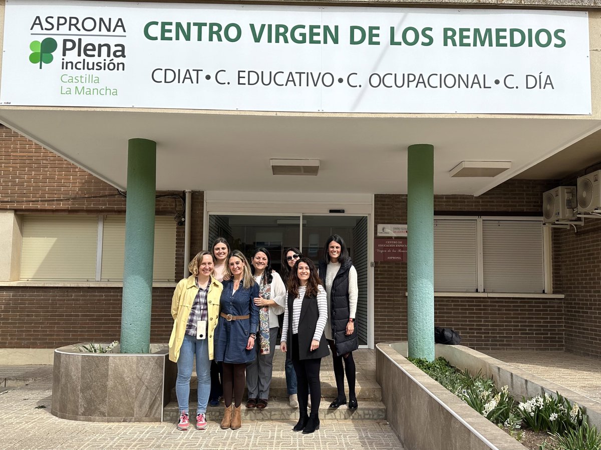 Seguimos aprendiendo para reflejarlo en nuestro cole. <a href="/Educaixa/">EduCaixa</a> #liderazgoeducativo