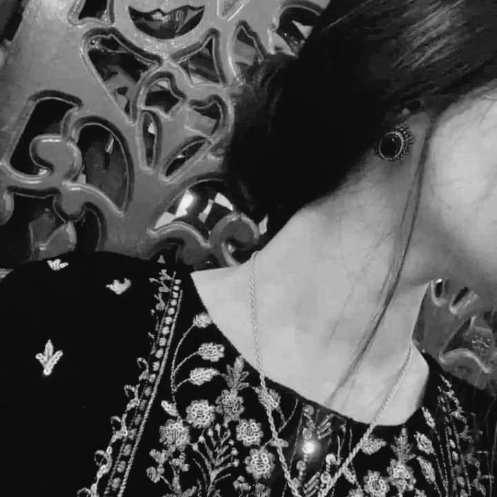`بہت ملیں گے تمہیں ادب و آداب والے😇🔥
پر یاد آئیں گی تمہیں بدتمیزیاں میری😒🙌
🫰🏻♣️
🙂🩷🥀♣️
Assalamualaikum
Good night 🌉