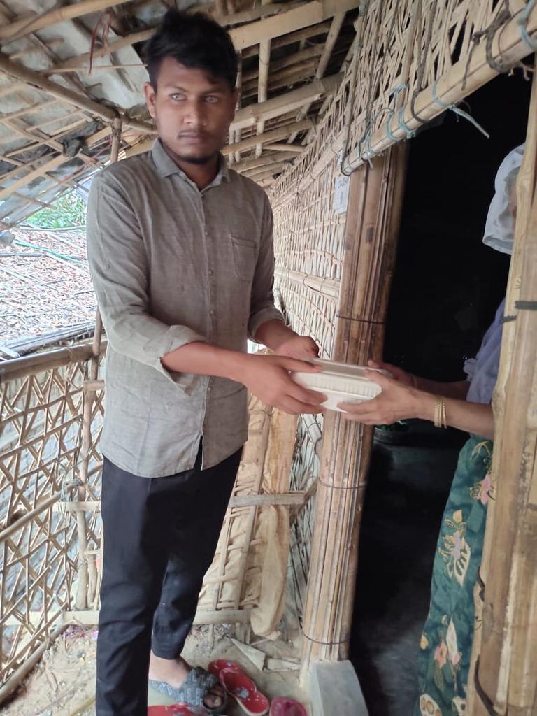 ziya_bol88455's tweet photo. With each donation, YOU DRAW A SMILE and EARN THE REWARD OF MERCY and charity in https://t.co/9zFRykdjNU meal appeal for Sehri to needy family

#Ramadan2024
#iftardistribution
#SehriDistribution 
#makingeveryonehappy
Continue your support 
Ziabul Hossain Academic Center
@Follower https://t.co/FphkyBPOxj