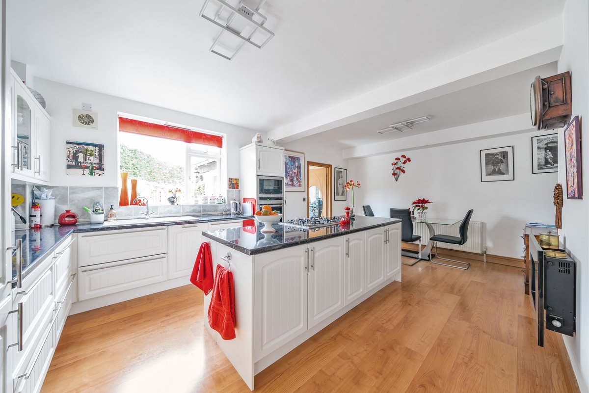 bathandrural's tweet image. Sale completed! Coming to the market for the first time in over forty years, this exceptional extended 1930s four-bedroom home presents a fantastic opportunity for those seeking space and tranquillity in a refined urban setting. Guide Price £1,395,000: fineandcountry.co.uk/bath-estate-ag…