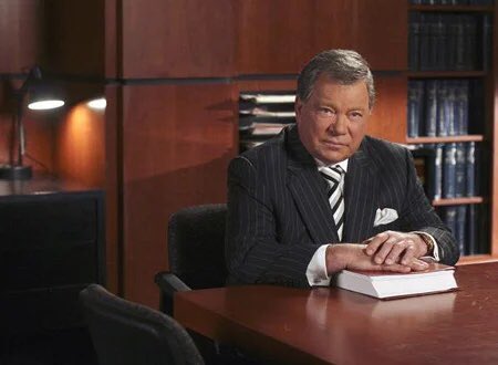 InOdaWeTrust's tweet photo. Feliz 93 cumpleaños para el gran #WillianShatner. https://t.co/GYGyHNvLQR