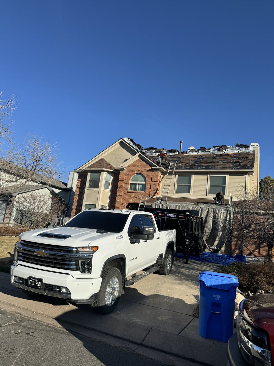 Trabaja en silencio y deja que tus logros hablen por ti 

#roofing #nevergiveup