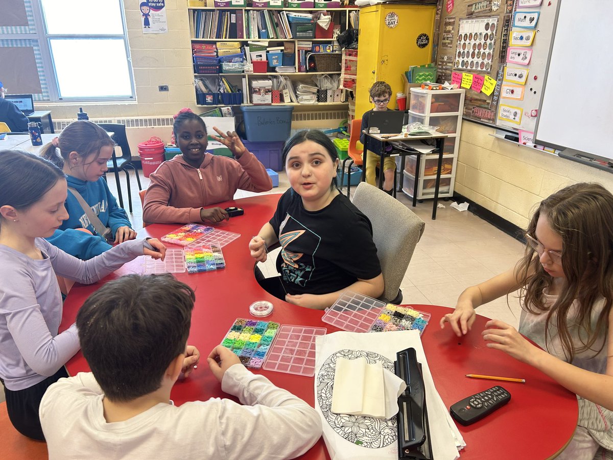 VatersJennifer's tweet photo. Making friendship bracelets  on a Friday afternoon. 
Hosted by our own K.F @Hazelwood_Elem 
I LOVE mine!!!! https://t.co/a2Flxwqsbq