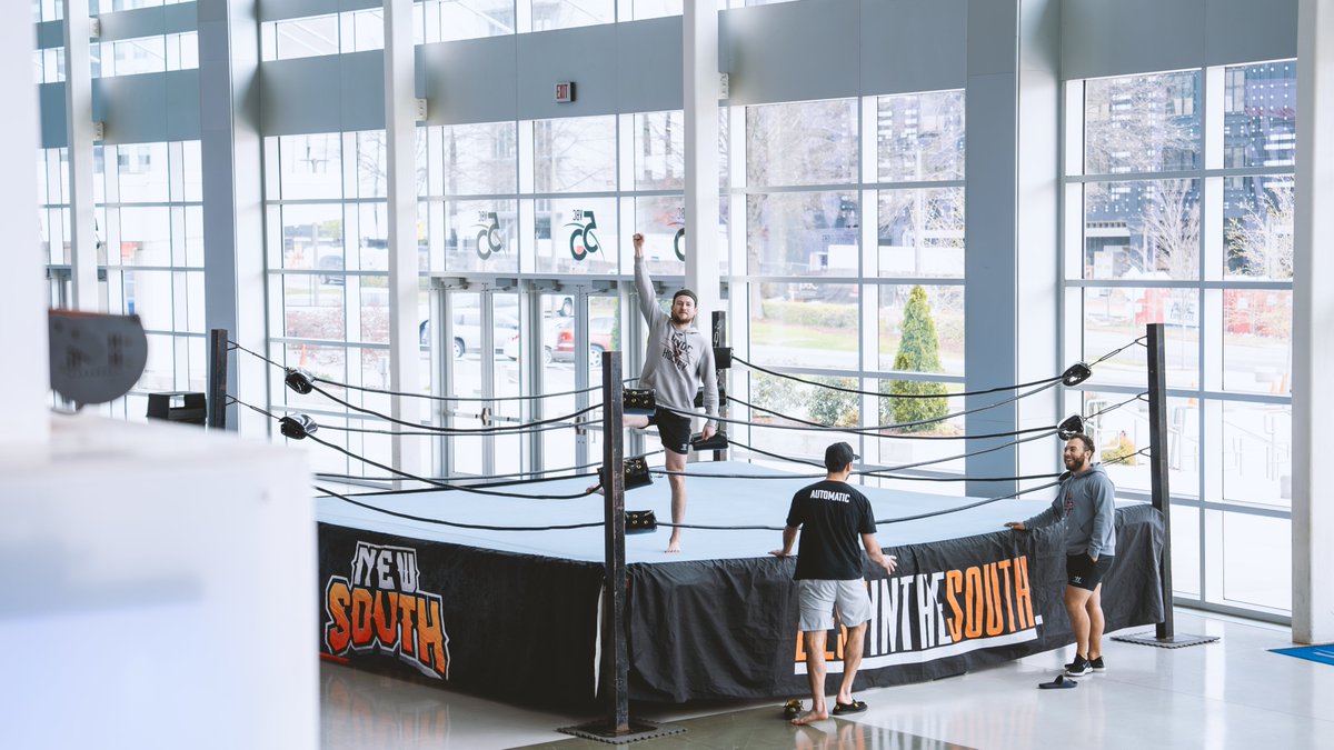 Let's get ready to rumble! The ring is in and we're ready for @NewSouth_PW to take over the night! Everything starts at 5:45 tonight! Less than 300 tickets left for tonight ➡️ bit.ly/15SelloutsSale