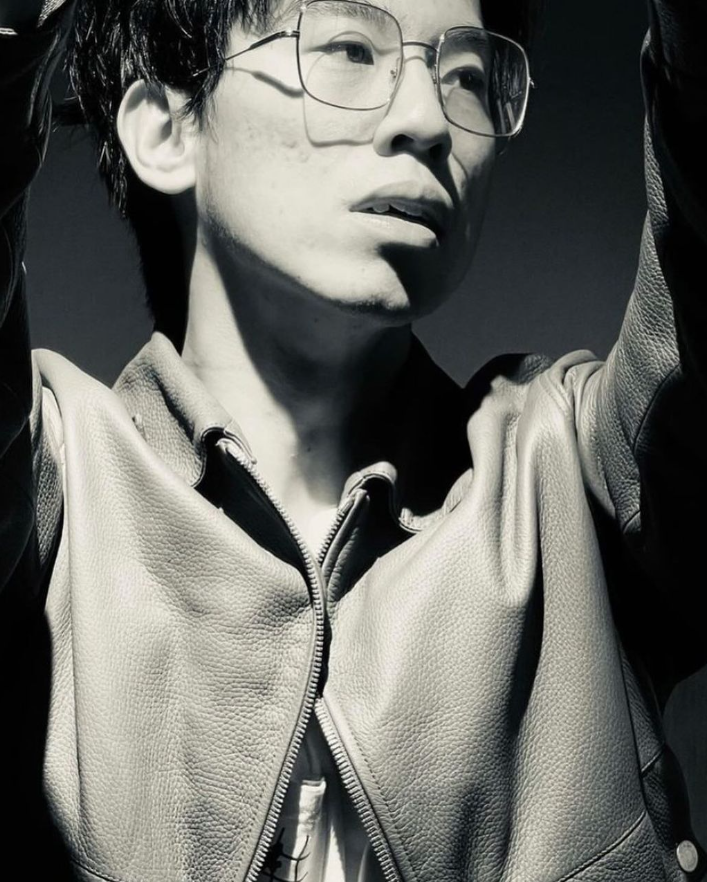 aq_sage74's tweet image. #eddychen,
have fun, relax, and take care today.
we see the gaze in your eyes is for something and someone important to you.
don't doubt yourself. you're appreciated and you've done so much!
thank you-
to our dear Eddy 🍊