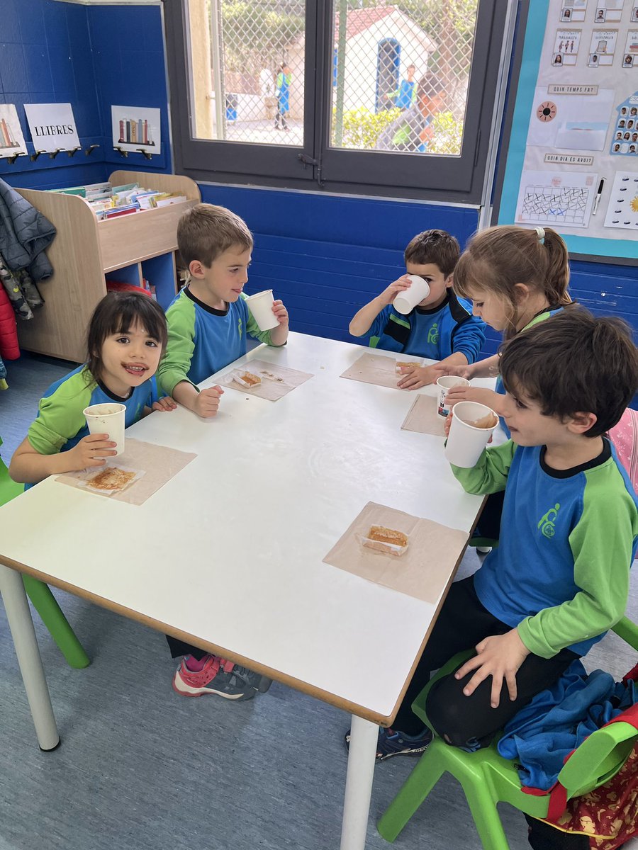 FEDACerdanyola's tweet photo. Avui celebrem l'#Anunciata! Una jornada molt especial a les #escolesFEDAC que ens connecta amb les nostres arrels: el llegat del #PareColl i l'exemple de les germanes Dominiques @anunciataCAT.
Elles ens continuen inspirant per fer del món un lloc millor a través de l'educació! https://t.co/mbnhMNIDSC