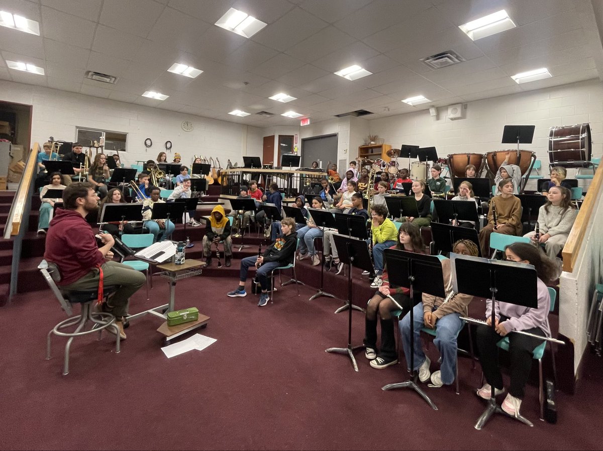 L’harmonie avec M. Steven! 🎼🎶🎺🎻🎷<a href="/DSFMecole/">DSFM</a>