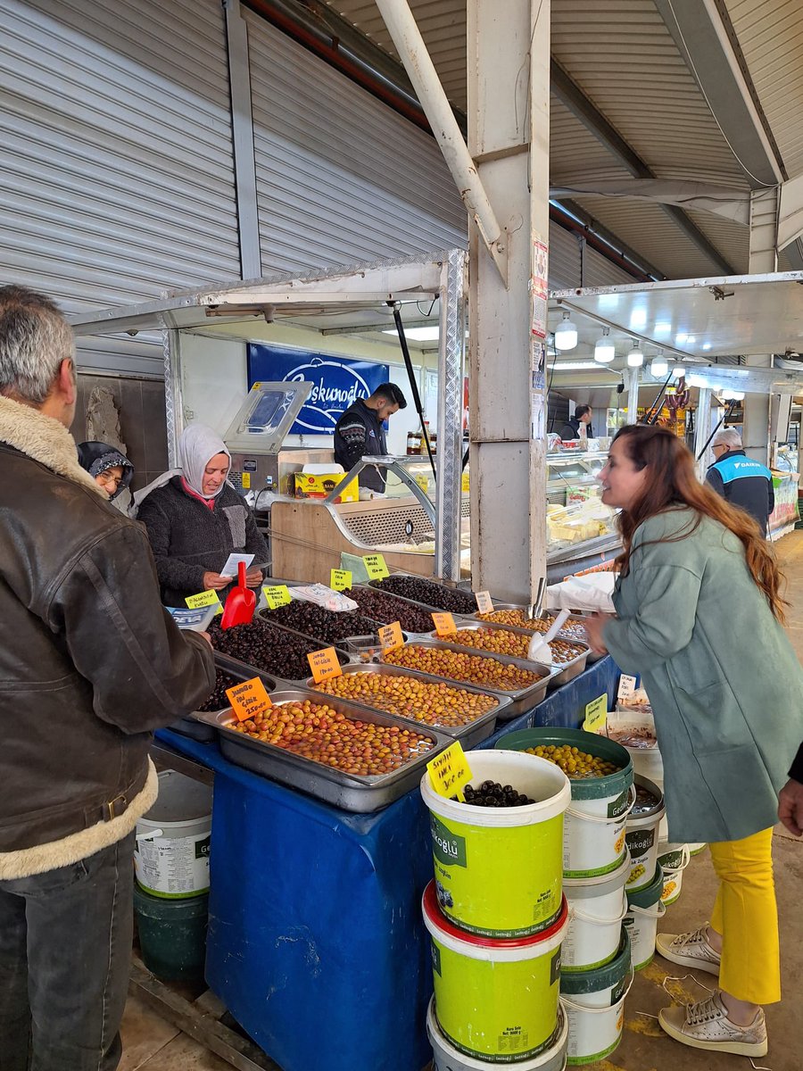 Gümüldür…  sizlerin desteği Sevginizle,ilgilinizle büyüyoruz daha çok çalışıyoruz.
Büyük küçük herkesin desteği ile daha iyi günlere.. ! Gümüldür <a href="/devapartisi/">DEVA Partisi</a> <a href="/alibabacan/">Ali Babacan</a> <a href="/izmirdedeva/">DEVA Partisi İzmir İl Başkanlığı</a> <a href="/menderestedeva/">menderestedeva 💧🌱</a> <a href="/kadinaizmir/">DEVA Partisi İzmir Kadın Çalışmaları Başkanlığı</a> #menderes #gümüldür #pazar