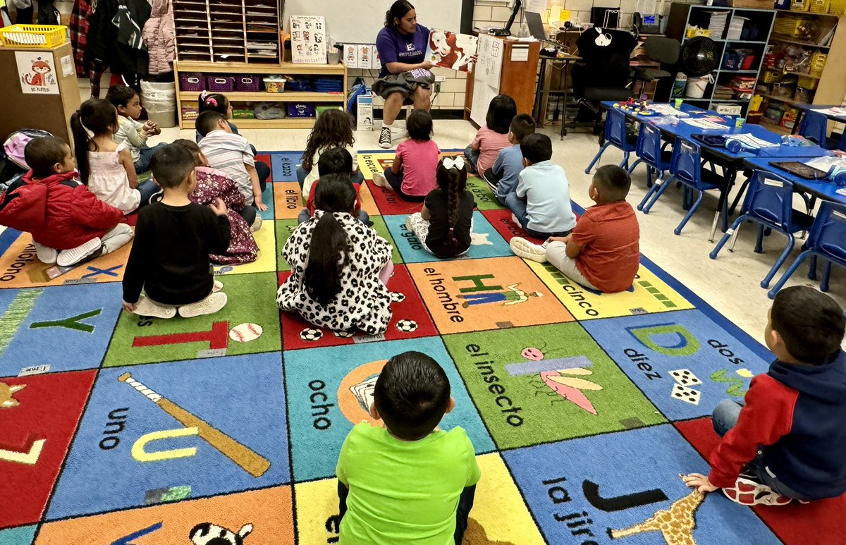 Thank you to our <a href="/ELGINISD_EHS/">ELGIN HIGH SCHOOL</a> Wildcat athletes for visiting <a href="/ELGINISD_EE/">Elgin Elementary School</a> during our Read Across America week celebrations! Our little Wildcats so enjoyed having them 💜🐾#runyourbestRACE