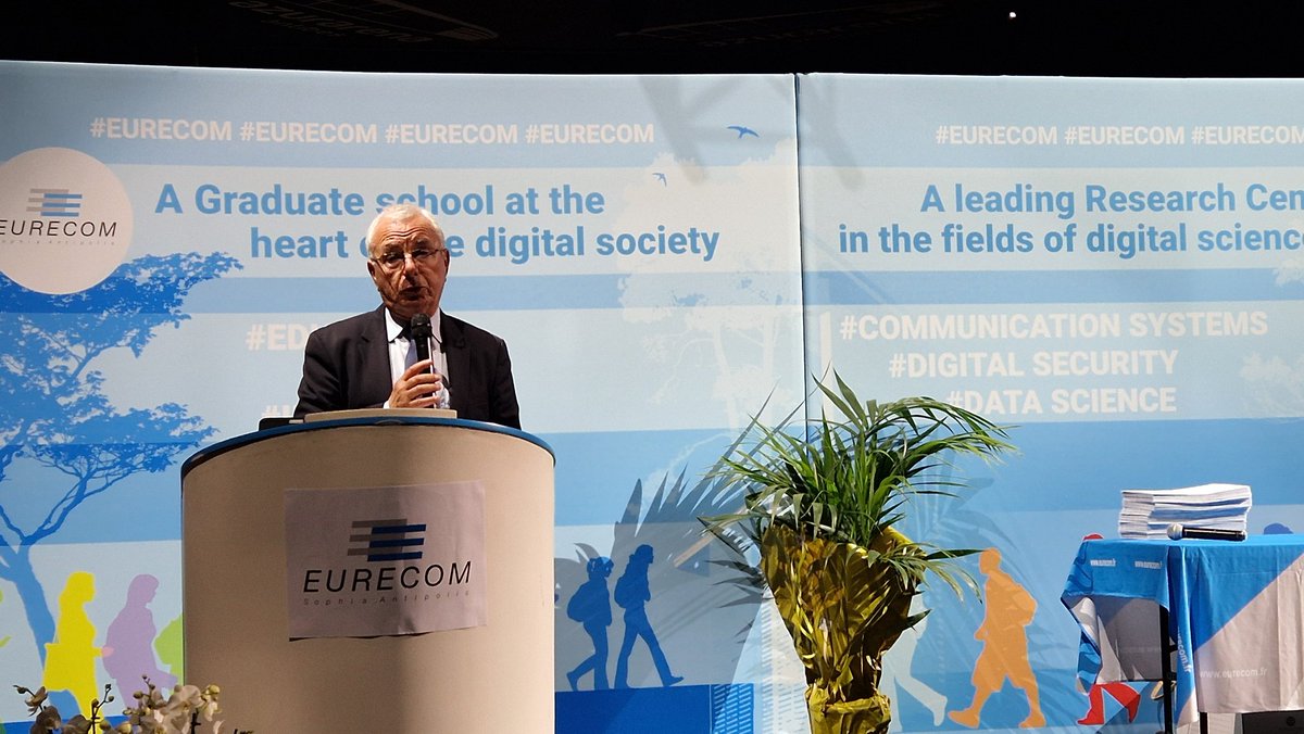 LLondeix's tweet photo. Cérémonie de remise des diplômes aux ingénieurs de l'institut @EURECOM à l'#Azuraréna d' @antibes_jlp ,
👉 213 étudiants de 35 nationalités, une belle incarnation de la dimension internationale de la #Technopôle de @SophiaAntip0lis !
#DavidGesbert @IMTFrance https://t.co/k2iDHd0d39