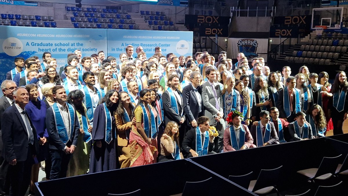 LLondeix's tweet photo. Cérémonie de remise des diplômes aux ingénieurs de l'institut @EURECOM à l'#Azuraréna d' @antibes_jlp ,
👉 213 étudiants de 35 nationalités, une belle incarnation de la dimension internationale de la #Technopôle de @SophiaAntip0lis !
#DavidGesbert @IMTFrance https://t.co/k2iDHd0d39