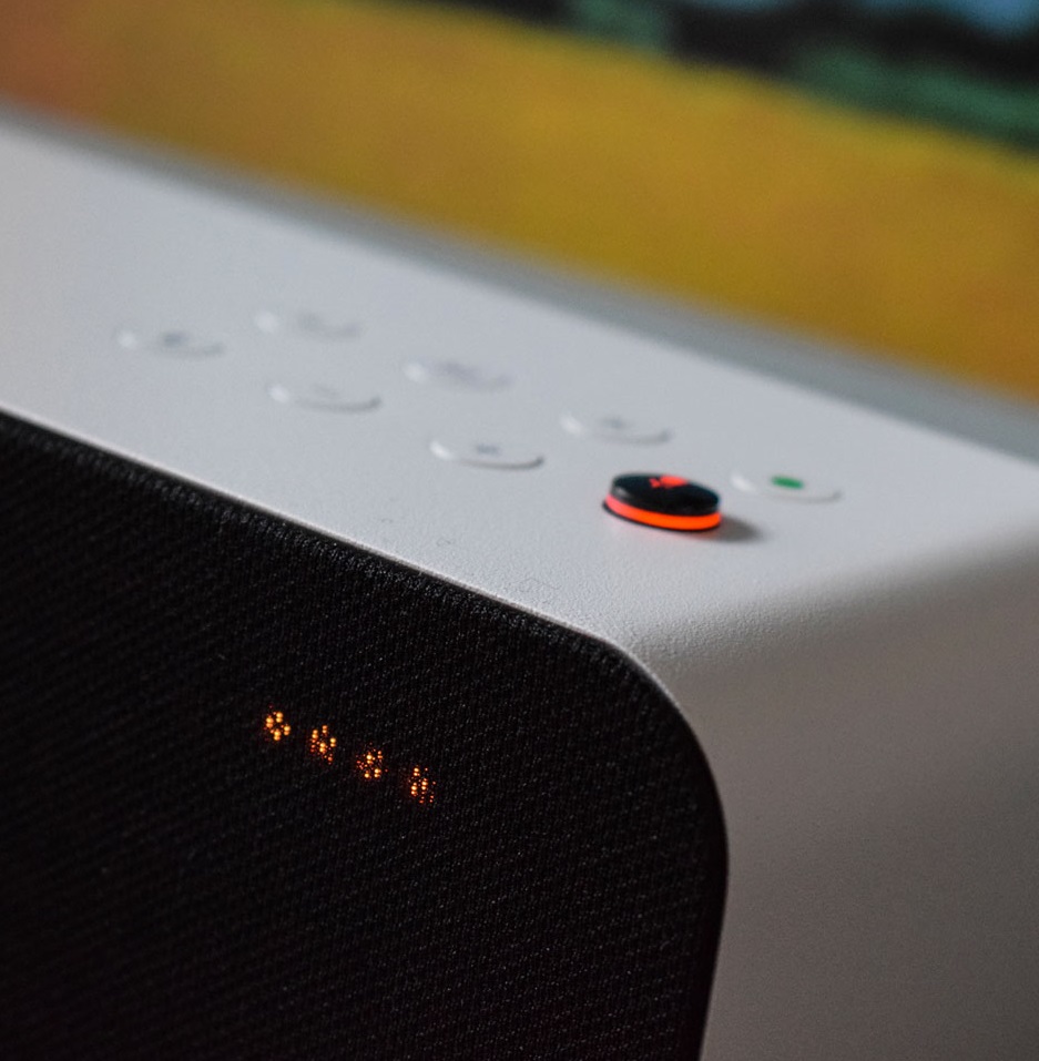 Protect your privacy with ease! Press the privacy button on any of the LE speakers to instantly disable microphones and ensure your peace of mind. 🔇