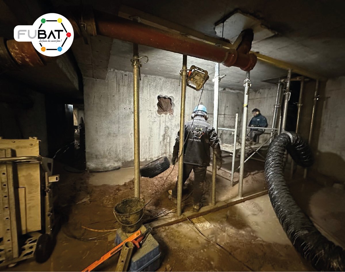 fubat_batiment's tweet image. 🚧 Chantier de démolition et de dépollution ! 🏗️💼 Cette semaine, nos équipes se sont occupé du sciage et l'évacuation de blocs de béton et l'aspiration de pas moins de 180 tonnes de sable ! 🌪️💼 #demolition #depollution #sciage #aspiration #ChantierEnCours #EntrepriseDuBatiment