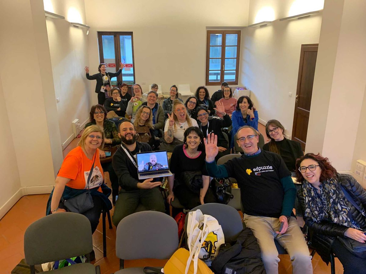 Omg! I had the honor to be part of the first @edpuzzle Italy 🇮🇹 get together in #Didacta yaaaaas!