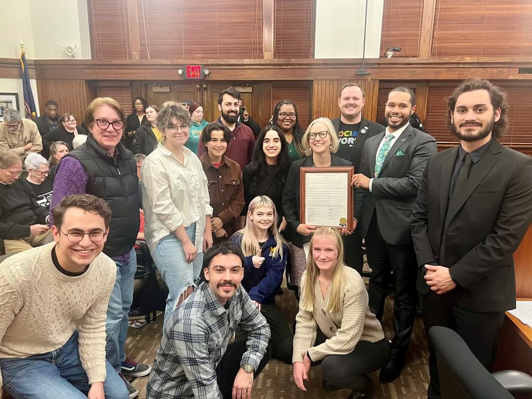 Clinical Assistant Professor Justin Hodge presented Dean Beth Angell with Washtenaw County’s Social Work Month resolution. Hodge is chair of the Washtenaw County Board of Commissioners. #SocialWorkMonth #EmpoweringSocialWorkers #SWMonth2024