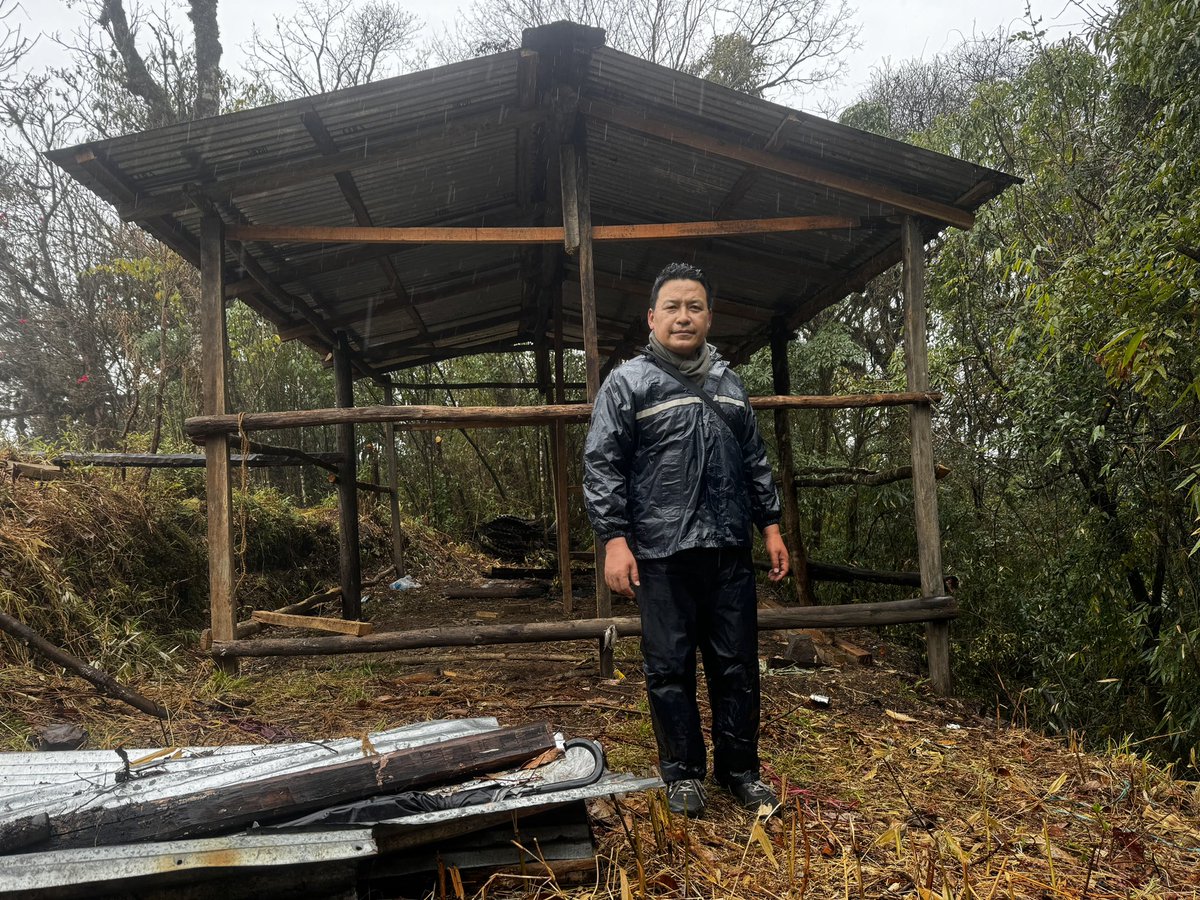 mezivil's tweet photo. Standing at the SAPO Rest House in Kezoltsa, a testament to resilience despite being demolished twice, it rises again.
#kezoltsa #APO #SAPO https://t.co/XznfMBA1Pm