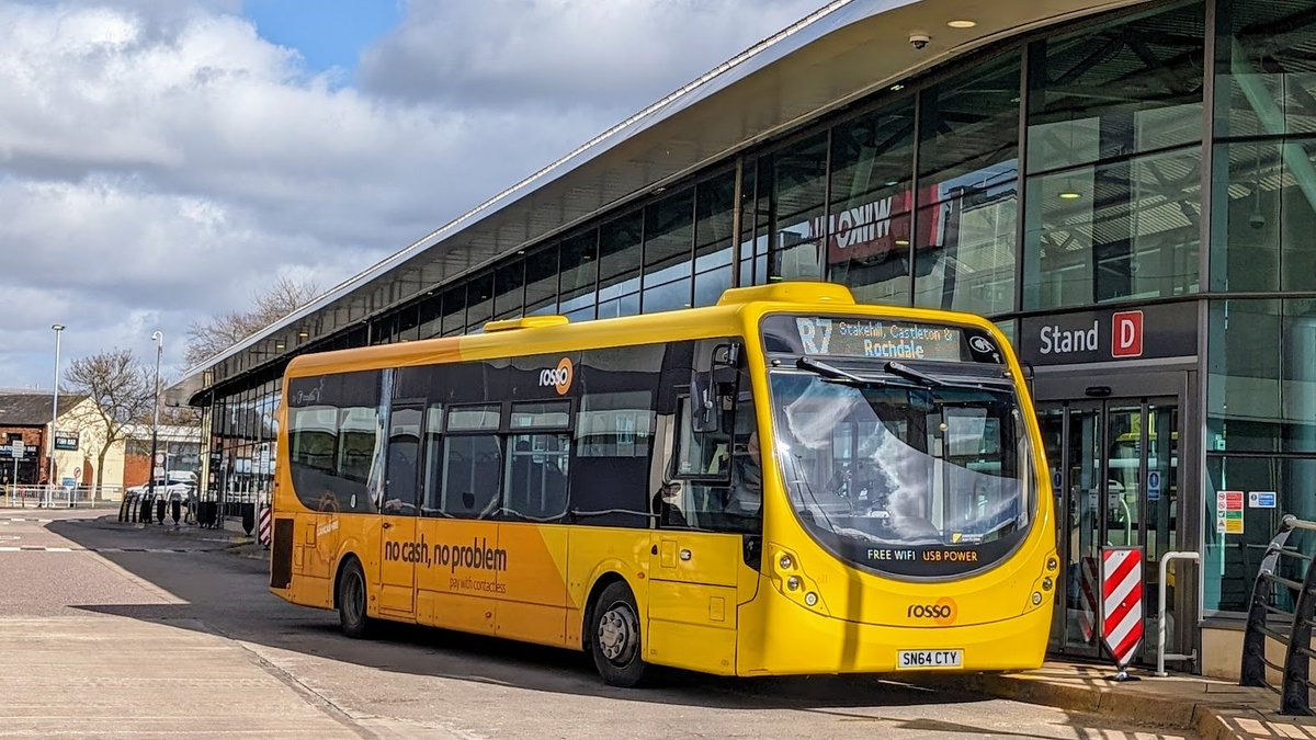 WC2512's tweet photo. April 2022 saw the 125 extended from Birch to Heywood, and the R7 extending down from Castleton to Hollins & Middleton
@BusesOldham YX19 OUV in Middleton working a 125 service back to #Heywood.
@Rossobus 611 - SN64 CTY in Middleton working a #RunnersR7 service back to #Rochdale. https://t.co/lsQpaQrWSi