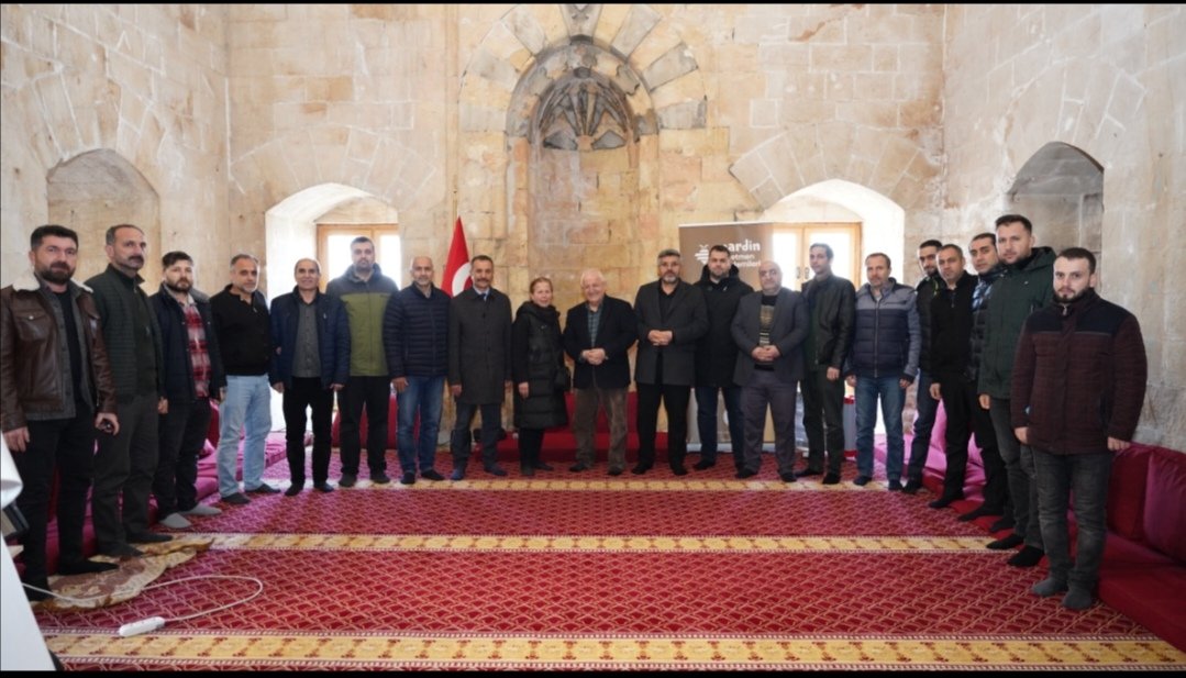 Bakanlığımızın öncülüğünde hayata geçirilen Mardin Şehir ve Kültür Akademisi'nde bu hafta ''Şark Medrese Kültürü ' konuşuldu. Doç. Dr. Cüneyt Gökçe'nin katıldığı program Zinciriye Medresesi'nde gerçekleştirildi. @Yusuf__Tekin @farukyelkenci @tuncay_akkoyun @Murat69_Demir