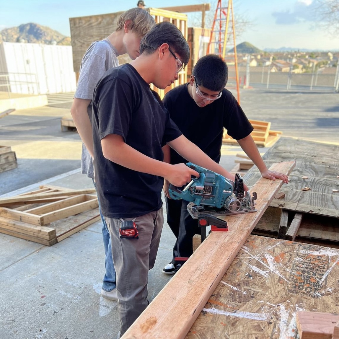 CIE_Foundation's tweet image. SOCAL teams are in the practice build phase of the Design Build Competition®! Each team is partnered with an industry partner as a team sponsor to build long-lasting relationships. Teams are beginning to practice building or fine-tuning their skills before the competition.