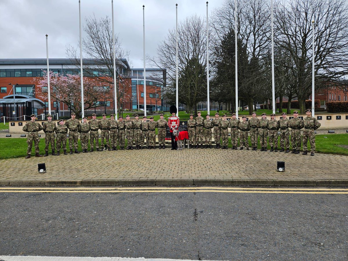 Seamus is currently on a tour of N.Ireland, and took the time out of his busy schedule to catch up with some of our Irish Guards Army Cadet detachments - the Mini Micks. #IrishGuards☘️💂🏻‍♀️ #Britisharmy #MiniMicks #séamus🐺 #YouBelongHere @armycareersni