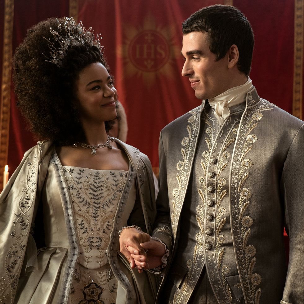 MediumSizeMeech's tweet photo. I can’t believe they only gave Queen Charlotte one season. https://t.co/63CqIz5QDc