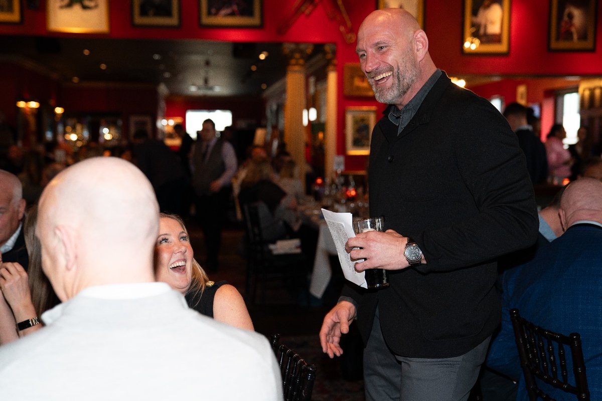 dallaglio8's tweet photo. Thank you to everyone who attended the @DallaglioRW #sixnations lunch @boisdaleCW and to @davidflatman @TomShanklin @Chick_Chalmers @robhendo13. Please sponsor me if you can on my final #cycleslam next month and help change the lives of more young people. https://t.co/qDInlMLQwo https://t.co/vOHeWCr03k