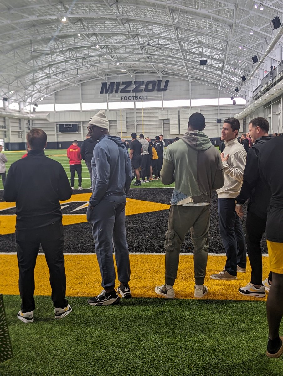 Quite the group today at @MizzouFootball Pro Day today. @CoachDrinkwitz, @terrellowens, @dkm14, @KirbMoore, and @NastyWideOuts. Got some @UCMFootballTeam boys out here looking to make a statement today 💪🏿