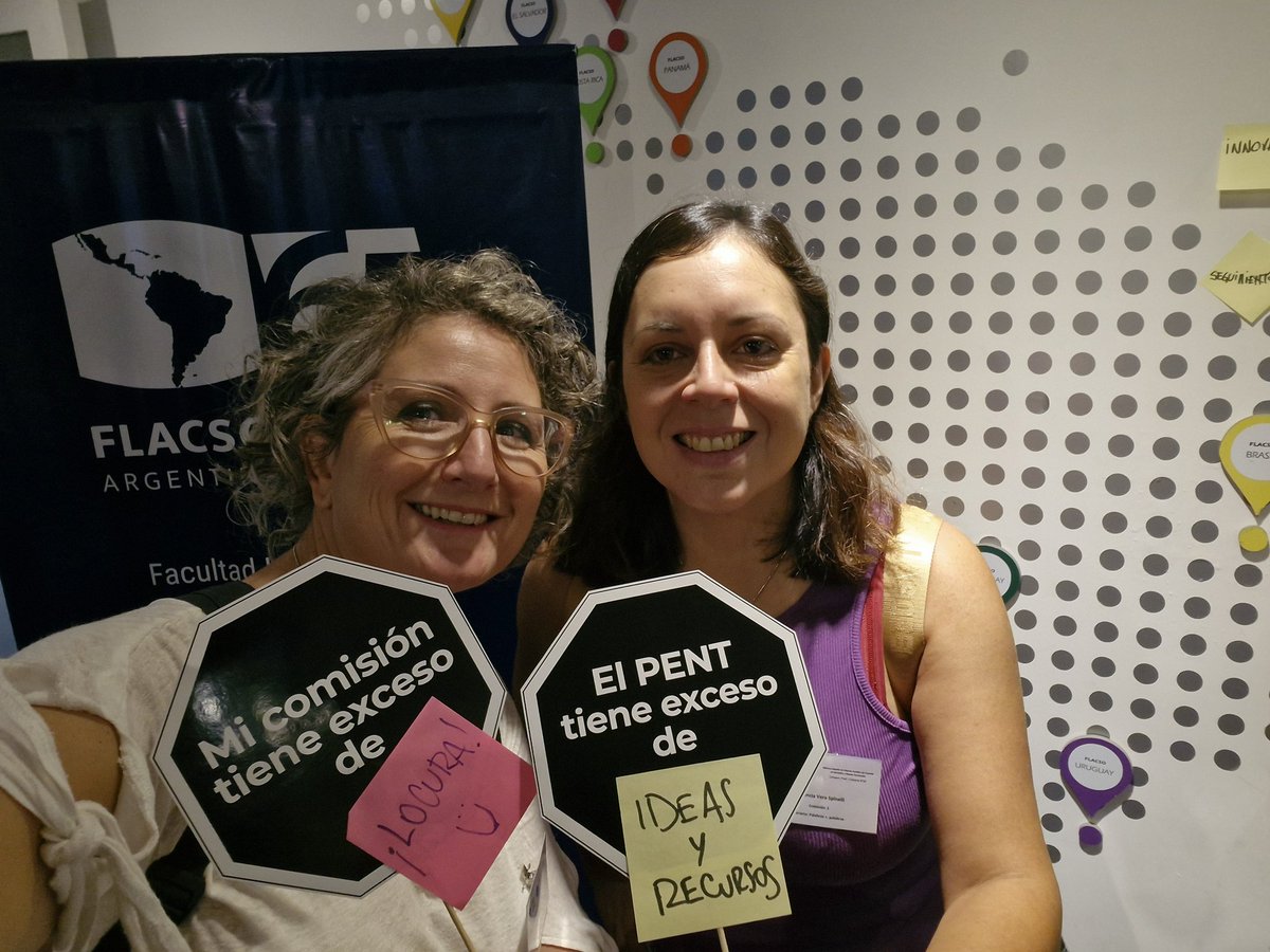 ProfeMariaSol's tweet photo. Coloquiando!!! @pent_flacso #ColoquioPENT https://t.co/HG06gpd1NY
