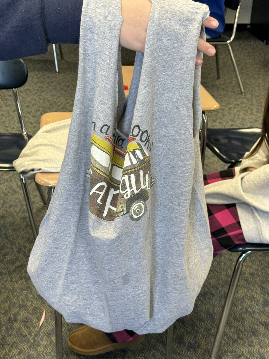 RamapoRidgeMS's tweet photo. #SEL Day @RRMS was a huge success! Students and teachers across all grade levels connected through activities related to fitness, music, art, dance, games, sports and other interests this morning. It was a fabulous experience! #MahwahConnects https://t.co/uzFZeW5yNy