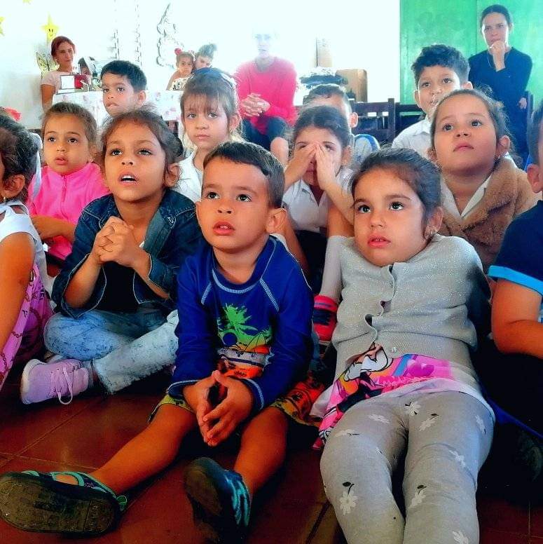 CulturaRem's tweet photo. ¡Alegrías infantiles!
Llega el Proyecto Sociocultural Buenaventura de la Casa de Cultura Estanislao Acosta Montero a la casita infantil Los Zapaticos de Rosa de la escuela primaria Fabricio Ojeda.

#octavavillacultural #culturaremedios #CubaEsCultura #NuestroRemedios https://t.co/GwB4px1WoR