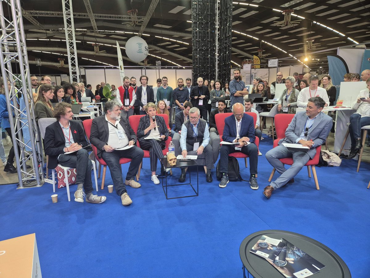 LaurianeJosende's tweet photo. Clap de fin du #SalondesMaires 2024 des #PyrénéesOrientales 🟡🔴
Un grand merci à l’#AMF66 pour l’organisation de ce salon qui est une très belle réussite et aux #Élus, #entreprises, #associations présents, qui ont fait vivre ce salon. 👏🌍
Ce fut, pour moi, deux jours intenses mais si précieux, l’occasion de pouvoir échanger avec chacun d’entre vous, acteurs publics et privés. C’est ensemble que nous devons œuvrer pour notre #territoire et ce salon en est une bonne démonstration. 🤝🙏
Tous engagés pour #NosPO 💛❤️🇨🇵
#SMED66