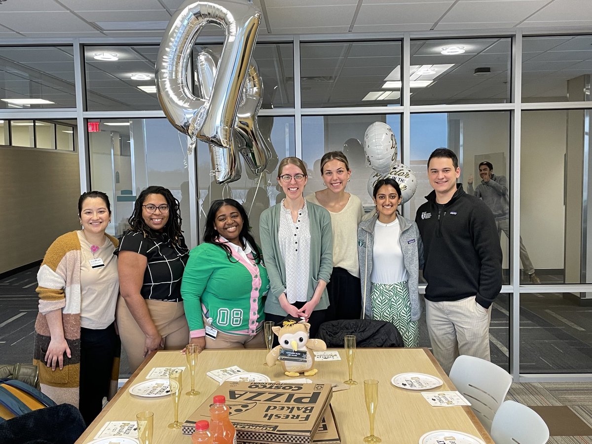 The newly minted PhD, Elena Watson, being celebrated by her OMS1 small group. Congratulations! 🎉💚🤍🎓⁦<a href="/OUHCOM/">Heritage College</a>⁩ ⁦<a href="/ohiou/">Ohio University</a>⁩