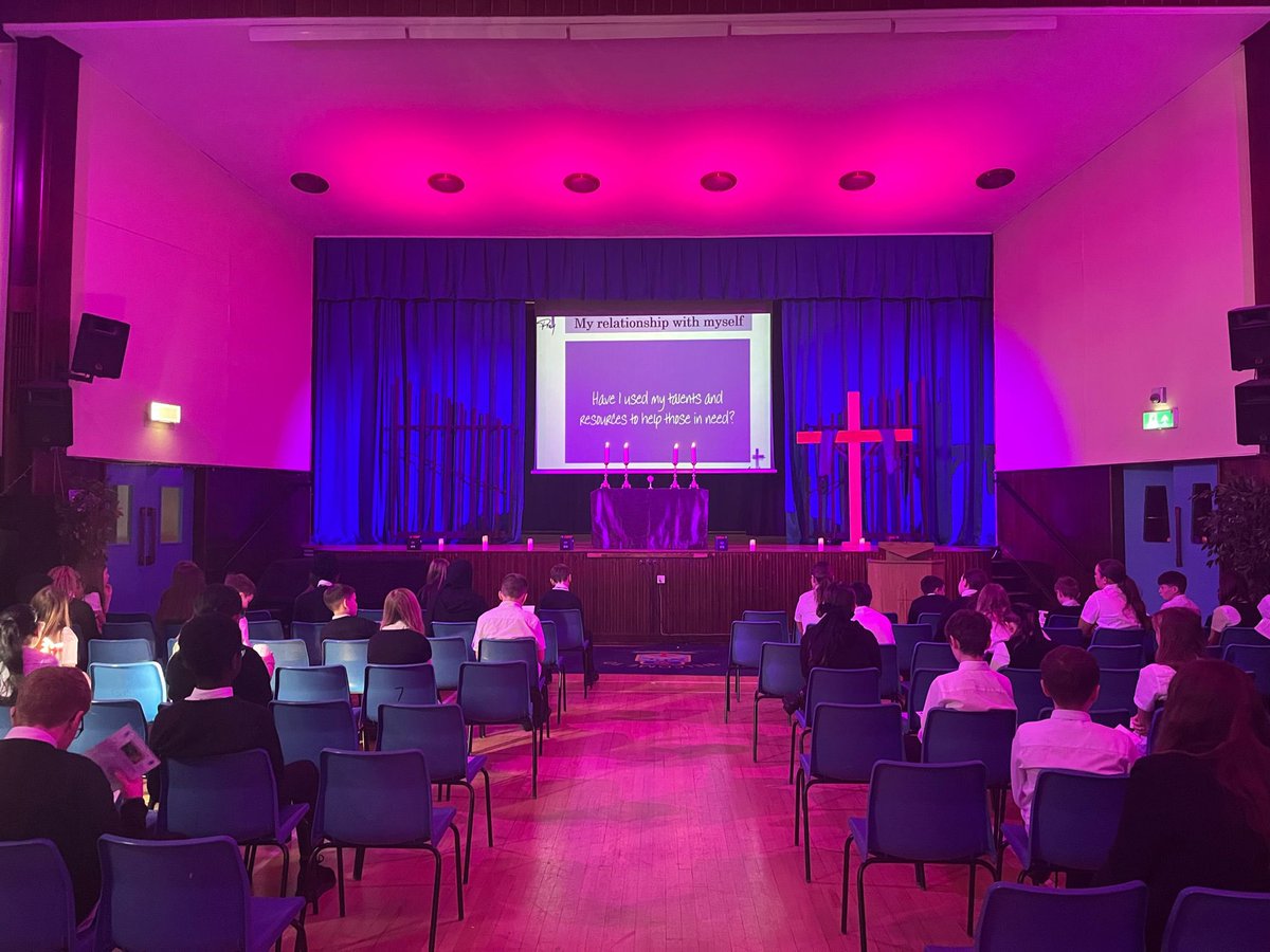 Our final Faithful Friday of the term gave all pupils &staff the opportunity to go to Reconciliation &Eucharistic Adoration. Particularly impressive was the number of S1 pupils choosing to go to Confession. Thank you to Fr David &Fr William for their support.#Lent #PrayFastGive