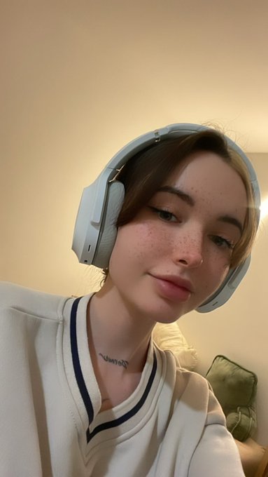 Goodmorning. I&rsquo;ll be on my OF all day today. Sorry i took off last night i needed a little break from<a href="/tag/mvsales"class="tags"><span>#mvsales</span></a>